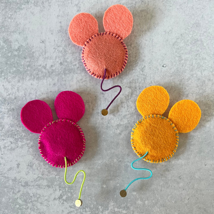 Mouse Needle Holder