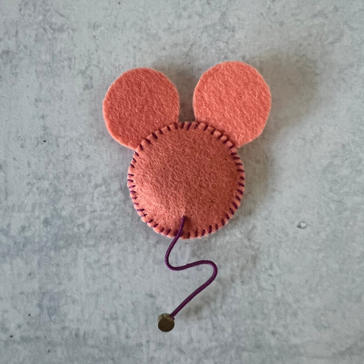 Mouse Needle Holder