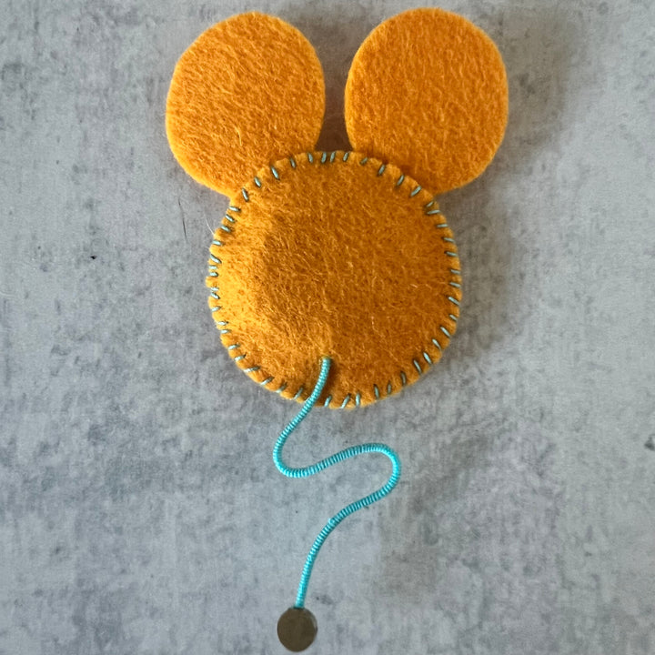 Mouse Needle Holder
