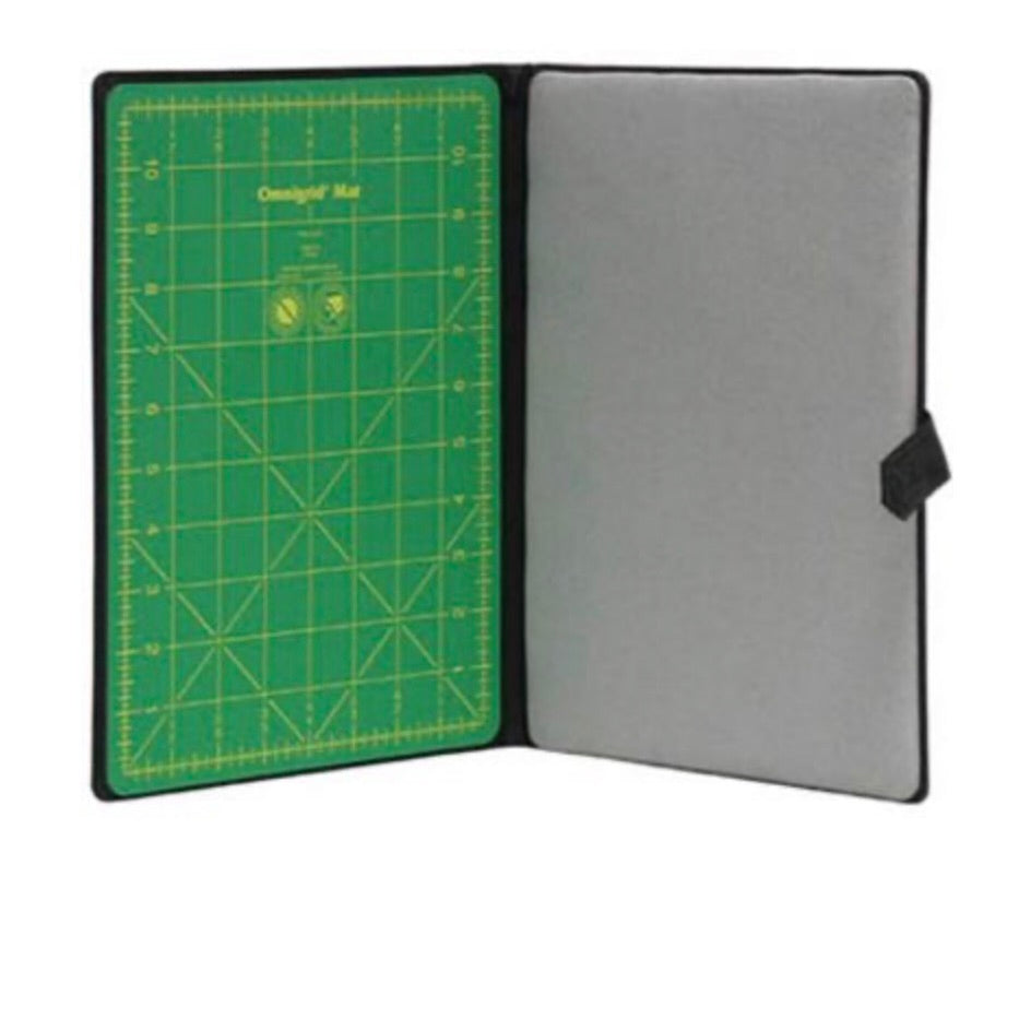 Tote Size Fold Away Cutting Station