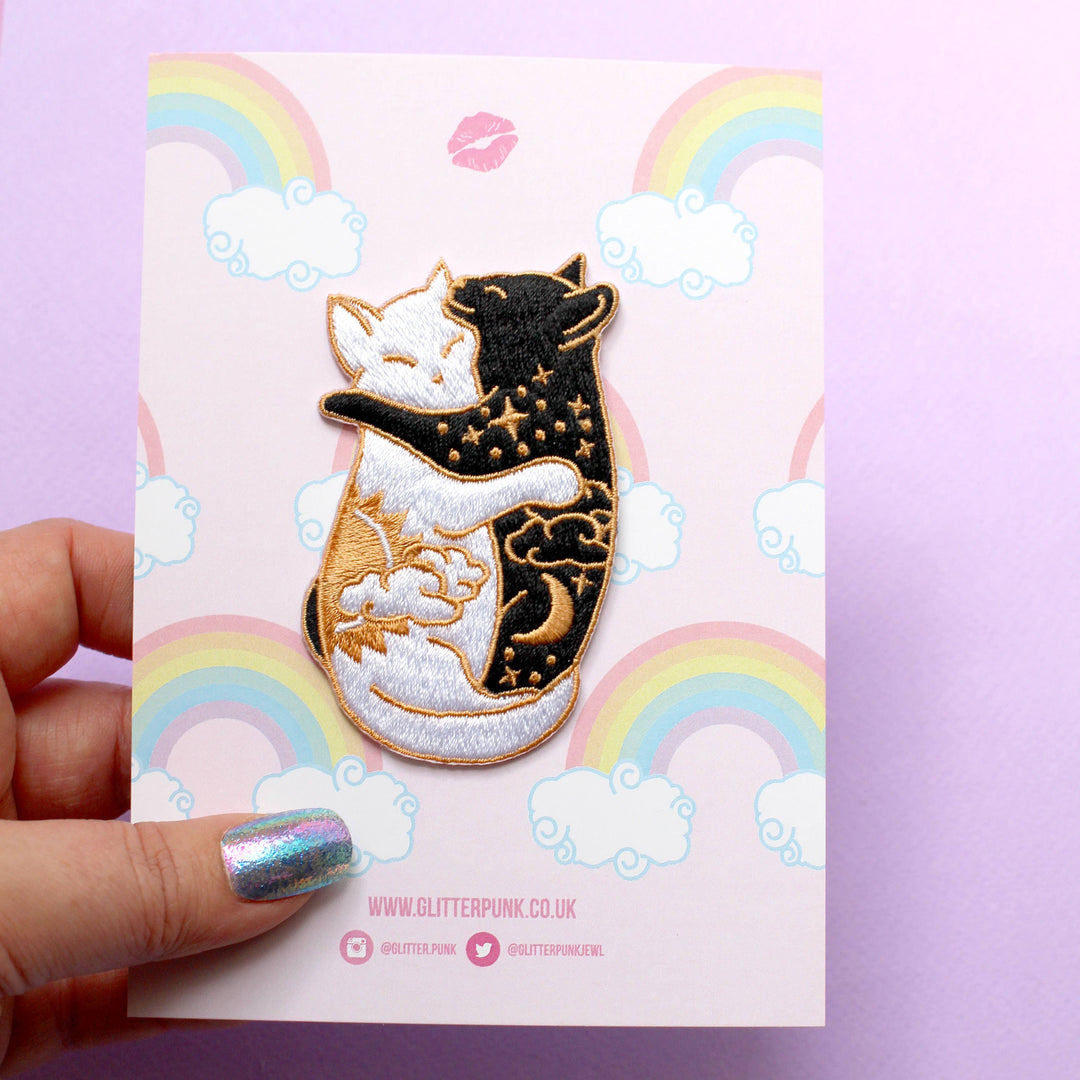 Day &amp; Night Hugging Cats Iron-on Patch