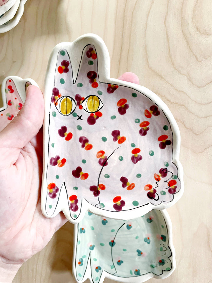 Adorable Sitting Bunny Plate