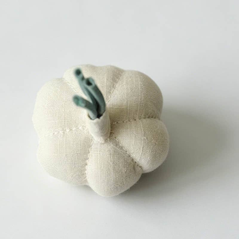 Refined Artistic Stuffed Fabric Garlic Daily Brooch