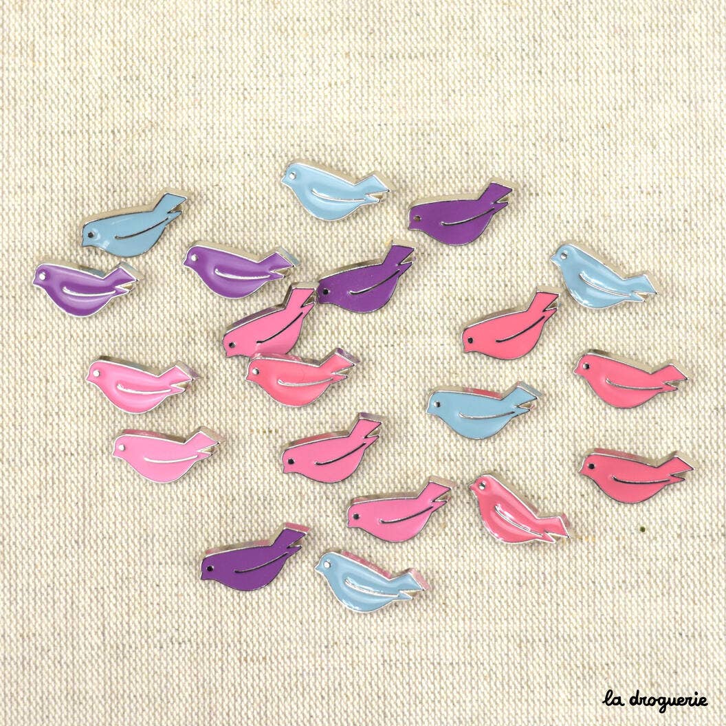 Enamelled Piou-Piou Button 25 x 12 mm