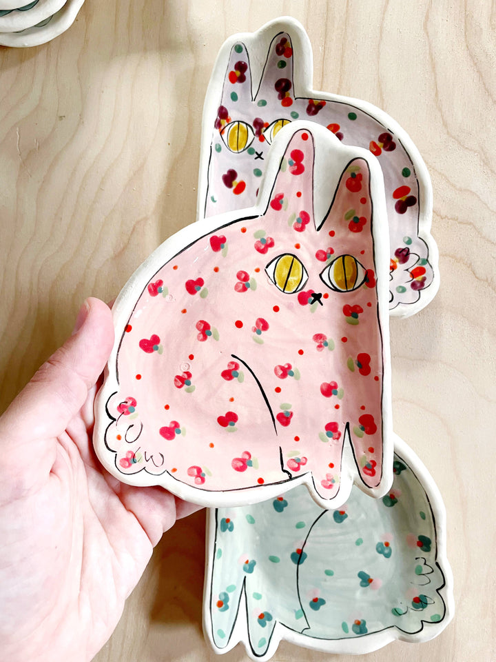 Adorable Sitting Bunny Plate