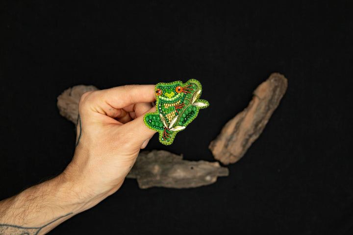 Bead Embroidery Kit: DIY Frog Brooch, Jewelry Making