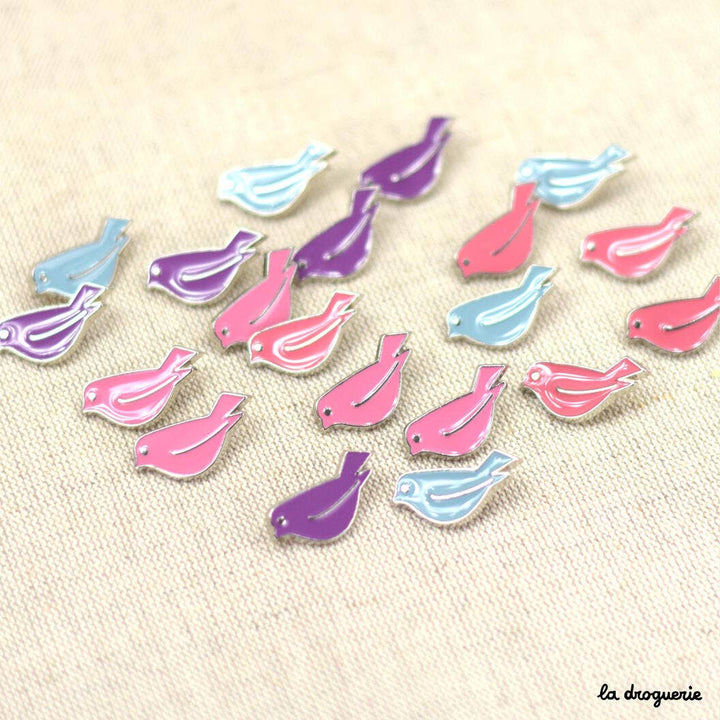 Enamelled Piou-Piou Button 25 x 12 mm