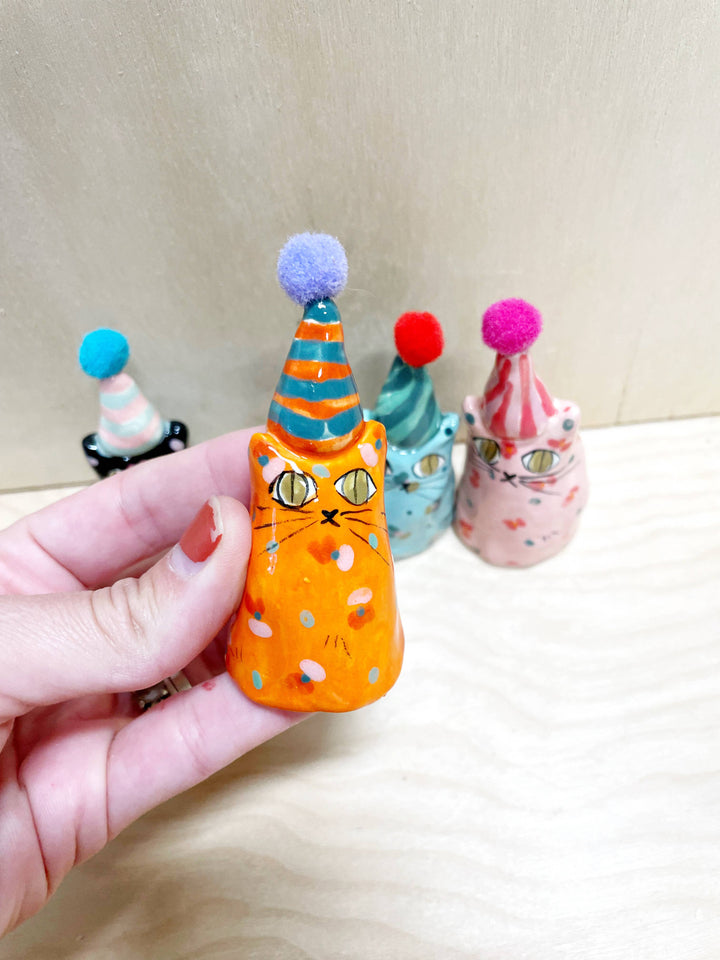 Party Minis! Mini Party Cats in Party Hats.