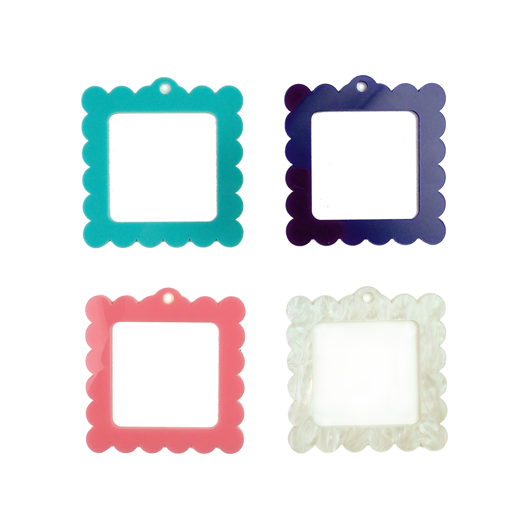 Bag Tag: Small Scallop Square