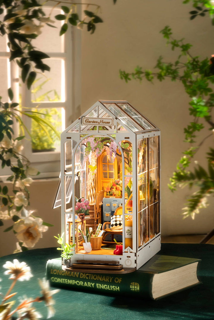 DIY Book Nook Kit: Garden House