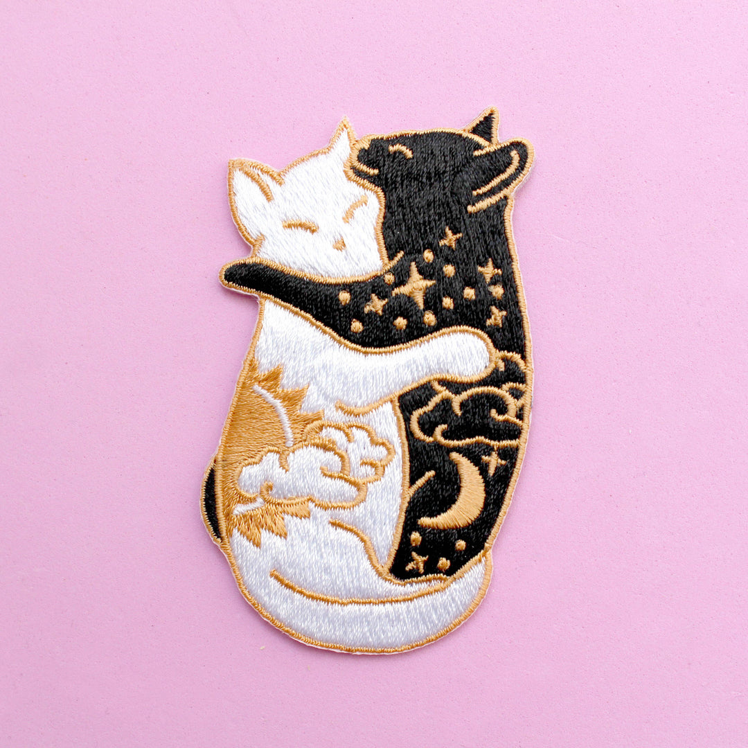 Day &amp; Night Hugging Cats Iron-on Patch