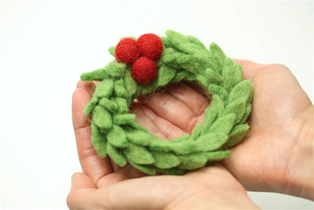 Christmas Felt Mini Mistletoe Wreath