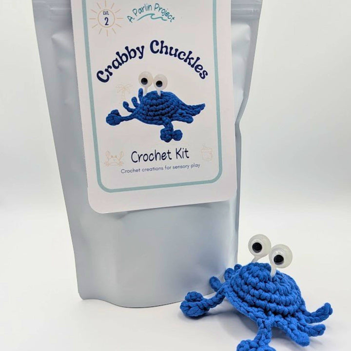 Crabby Chuckles (blu) Sensory Friendly Crochet Kit – Level 2