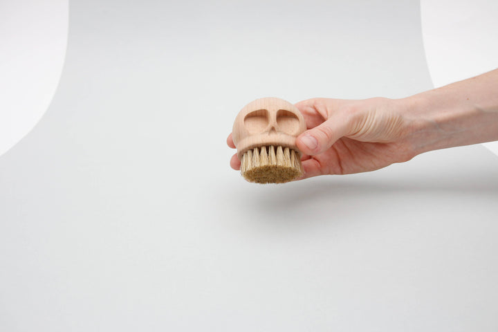 Skull Brush