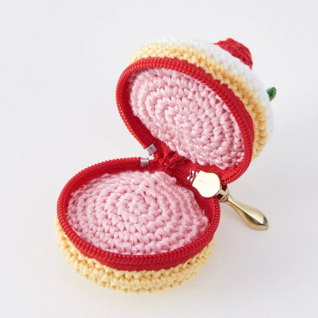 Cosmo Tiny Pouch Crochet Kit - Cake