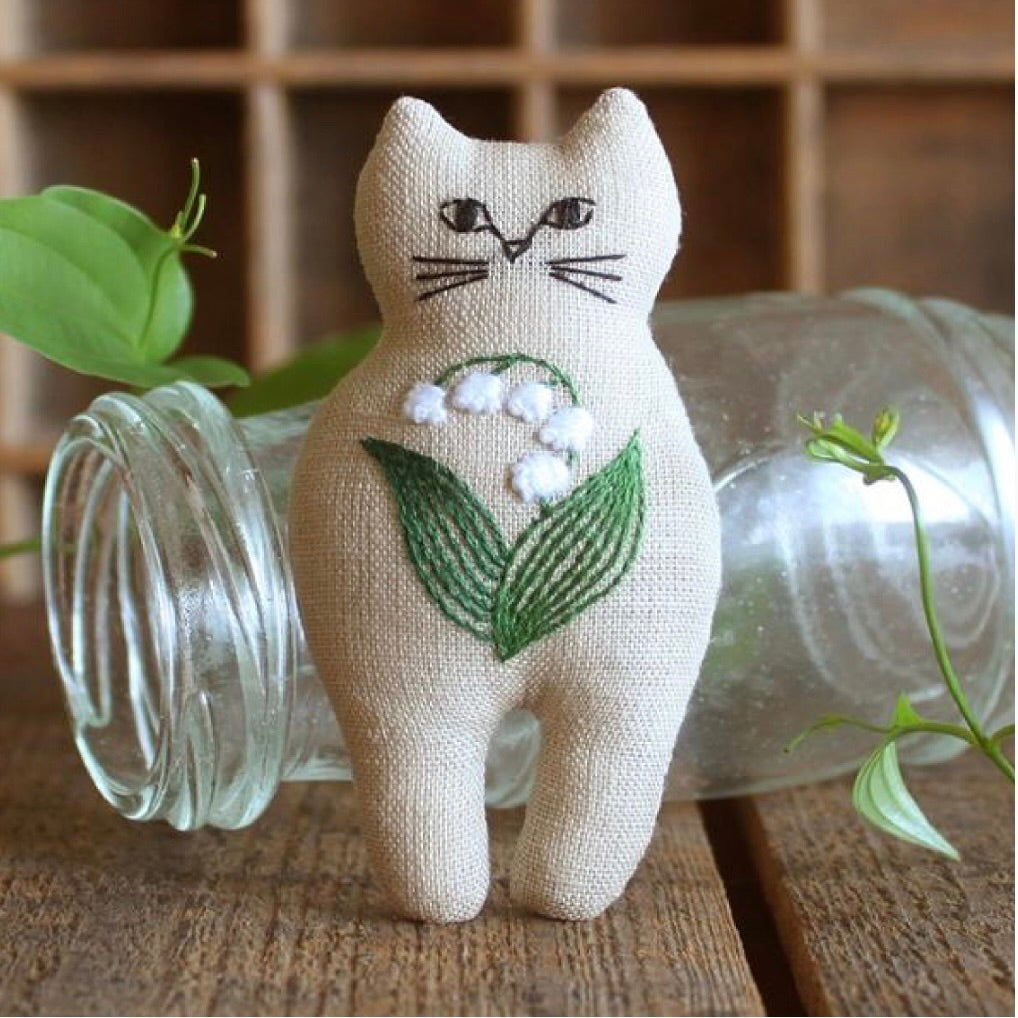 Nekogao Embroidery Kit - Lily of the Valley Cat