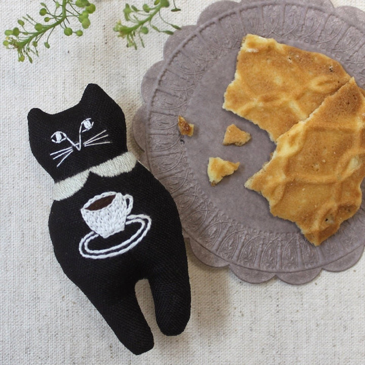 Nekogao Embroidery Kit - Coffee Cat