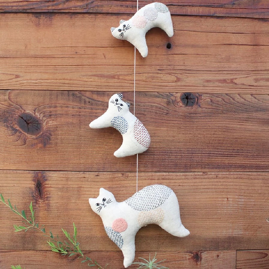 Nekogao Embroidery Kit - Cat Mobile