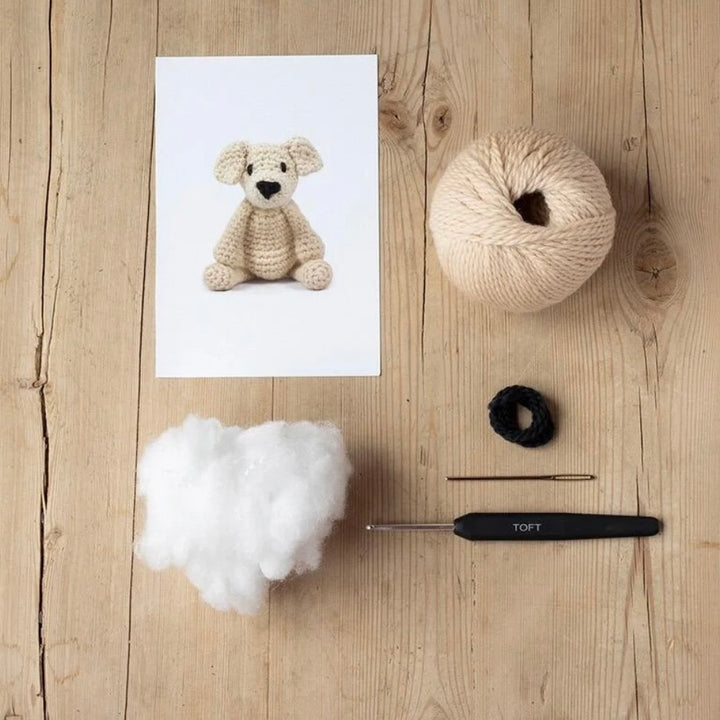 Mini Eleanor the Labrador Crochet Kit