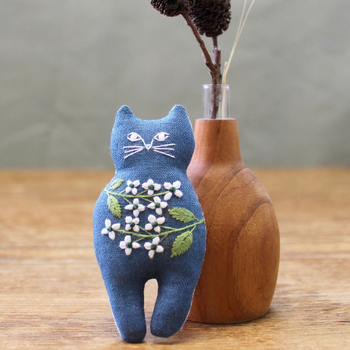 Nekogao Embroidery Kit - Blue Cat