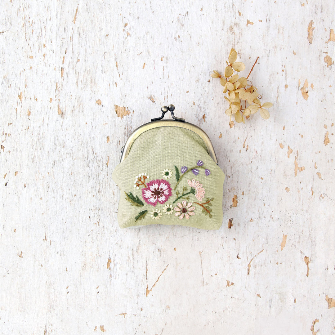 Botanique Embroidery Purse Kit Green