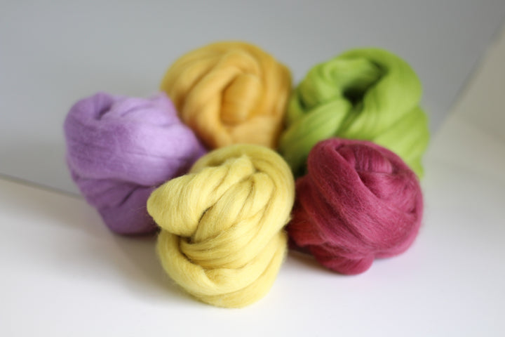Spring Bundle Wool Roving