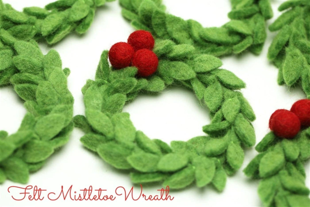 Christmas Felt Mini Mistletoe Wreath