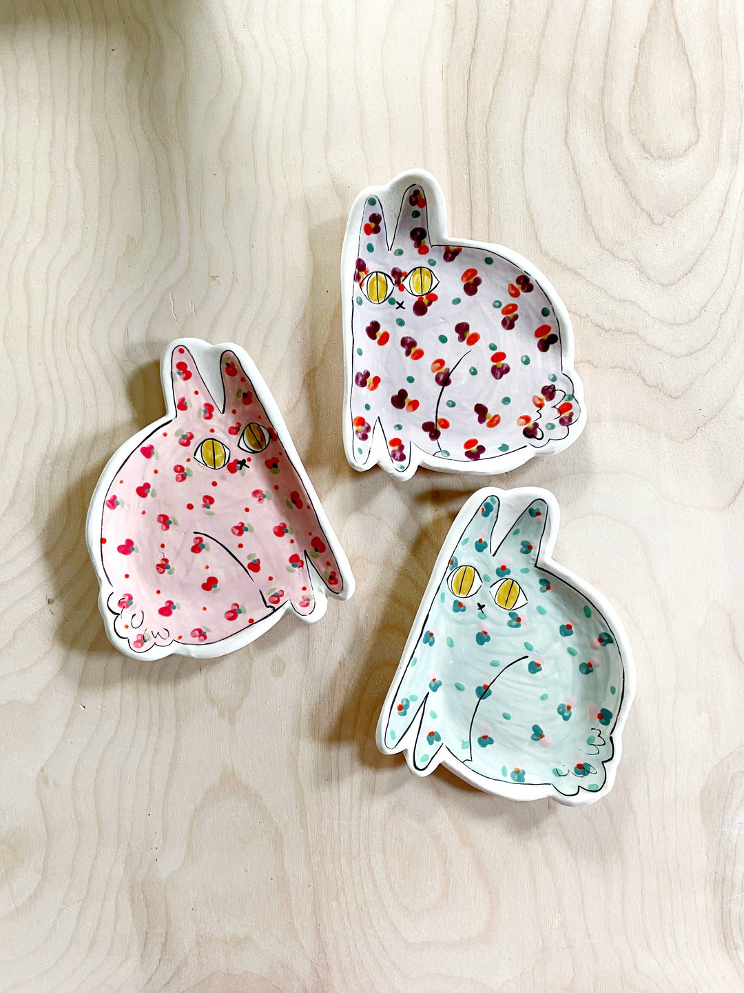 Adorable Sitting Bunny Plate