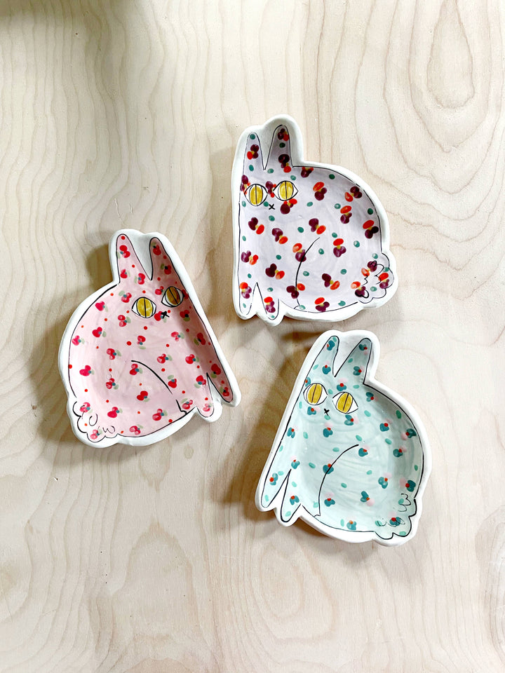 Adorable Sitting Bunny Plate