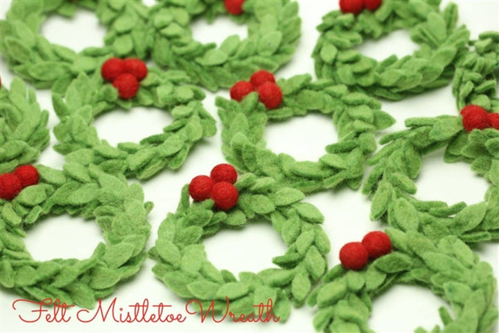 Christmas Felt Mini Mistletoe Wreath