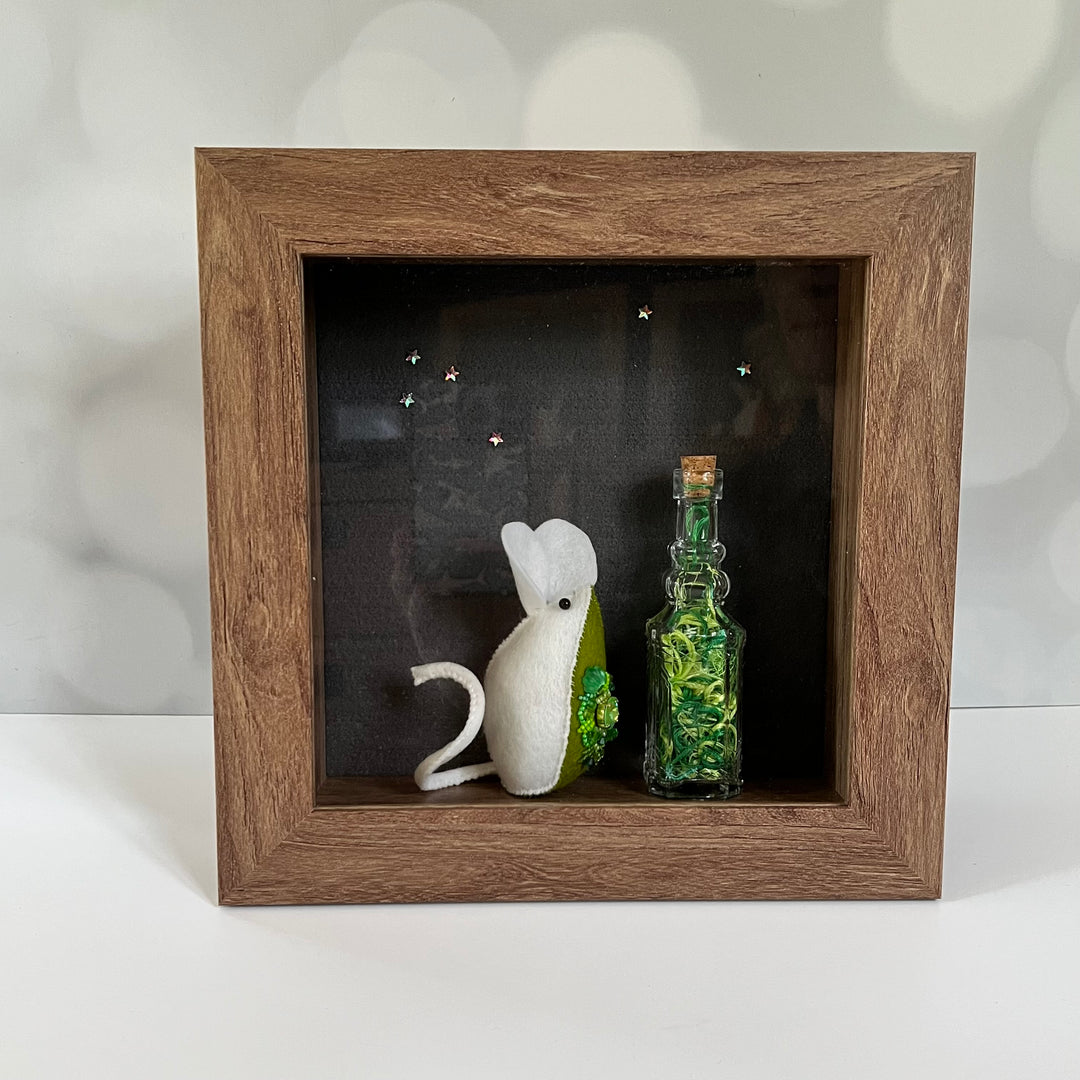 Green Magpie Mouse Shadowbox