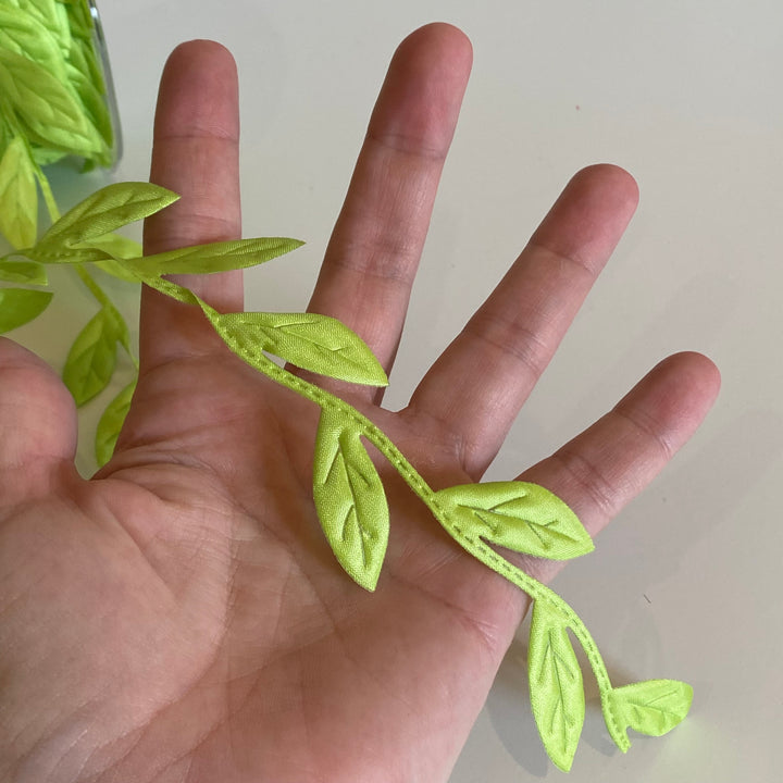 Jumbo Leaf Ribbon